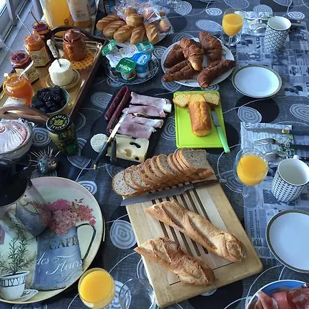 Du Pont Bed and Breakfast *