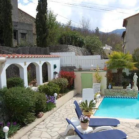 Du Pont Bed and Breakfast *